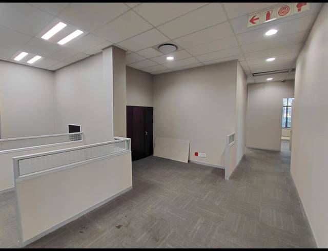 530M² OFFICE TO LET IN MAGALIESSIG